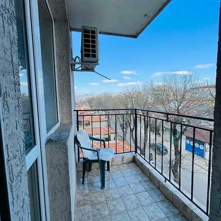 широк център варна15 минути до центъра Warna