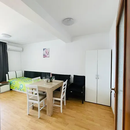 широк център варна15 минути до центъра * Warna