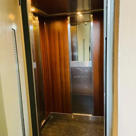 широк център варна15 минути до центъра Warna