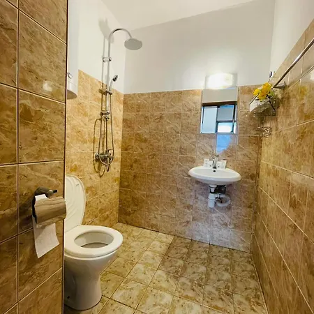 широк център варна15 минути до центъра Apartament Varna