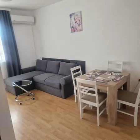 Apartment широк център варна15 минути до центъра Varna