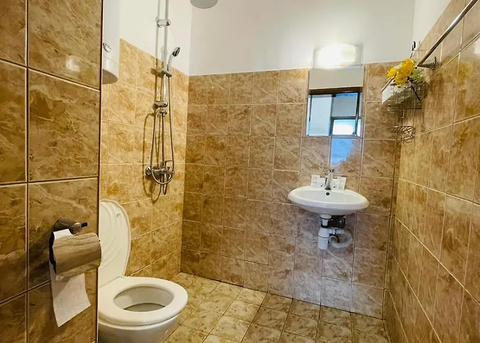 широк център варна15 минути до центъра Apartment Varna