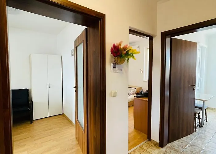 широк център варна15 минути до центъра Apartment