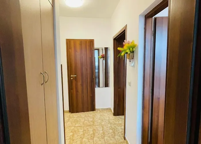 Apartment широк център варна15 минути до центъра