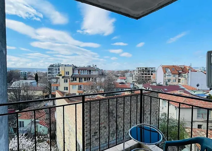 Apartment широк център варна15 минути до центъра *