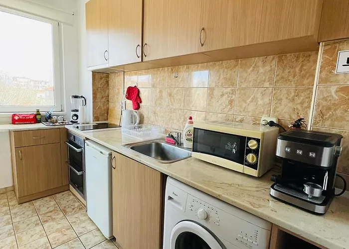 широк център варна15 минути до центъра Apartment Varna